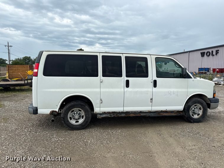 2007 Chevrolet Express 3500 Van - photo 4