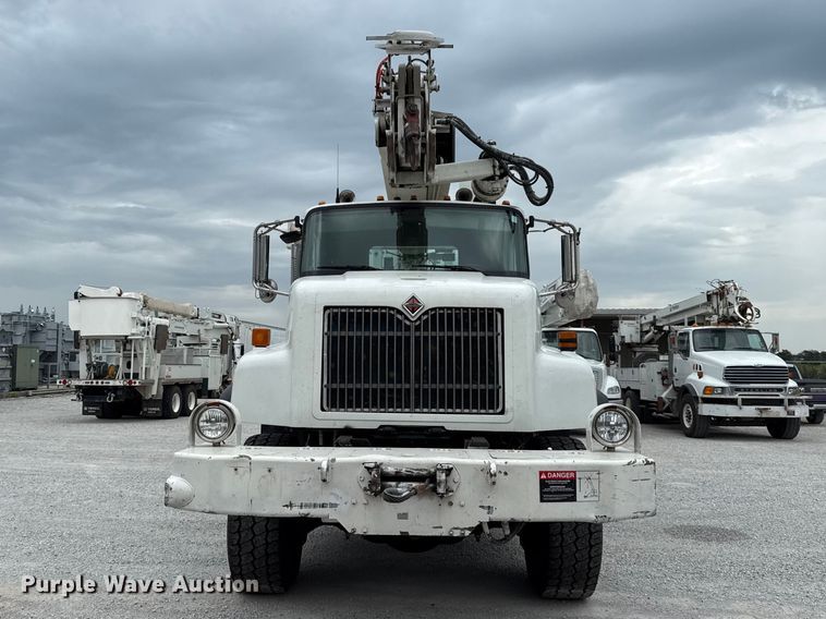 2009 International PayStar 5600i Digger Derrick Truck - photo 2