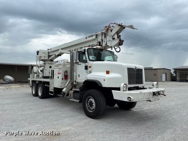 2009 International PayStar 5600i Digger Derrick Truck - photo 3