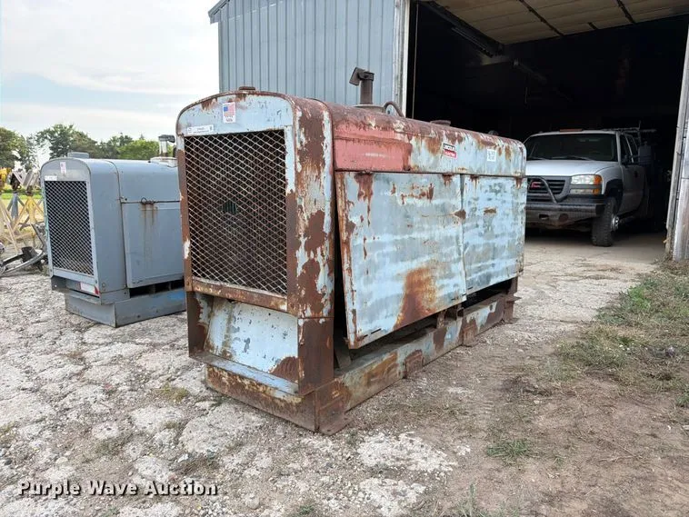 1974 Lincoln SAE-400 Welder