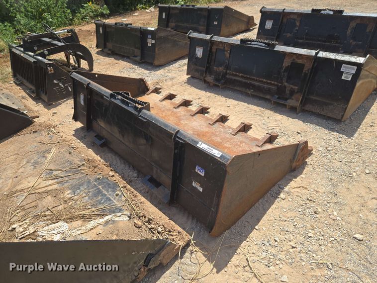 Skid Steer Bucket - photo 3