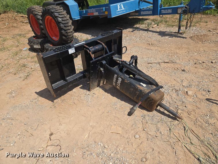 Kubota BR360 Skid Steer Breaker - photo 3