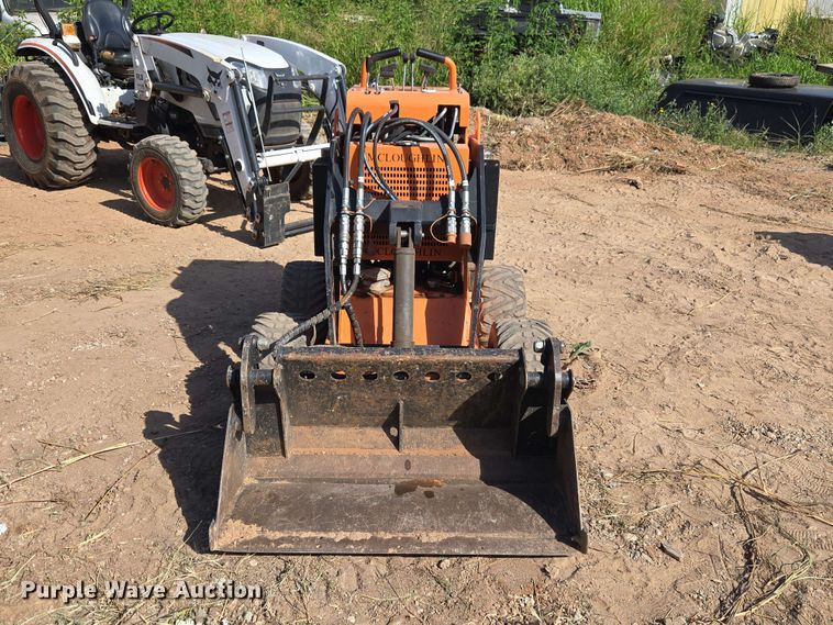 2020 McLaughlin Outalw D Compact Utility Loader - photo 2