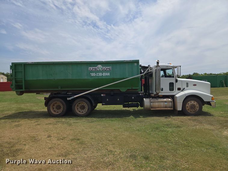 2006 Peterbilt 385 Hook Lift Truck - photo 4