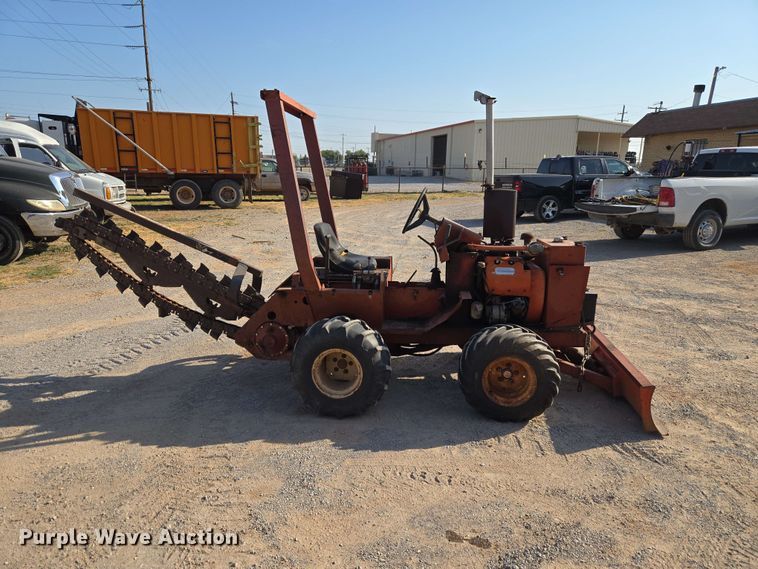 1980 Ditch Witch 2300 Trencher - photo 4