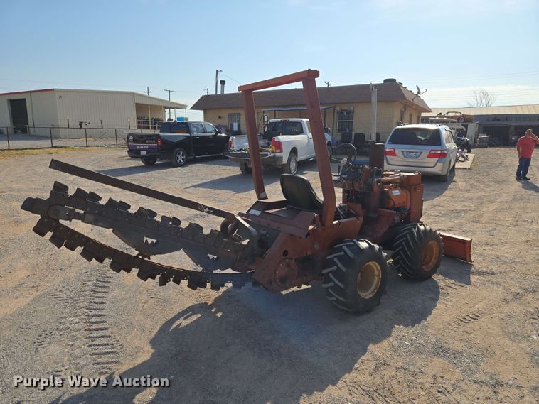 1980 Ditch Witch 2300 Trencher - photo 5