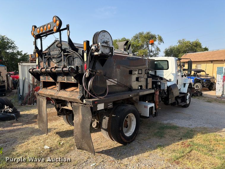 2013 International 7400 Oil Distributor Truck - photo 5