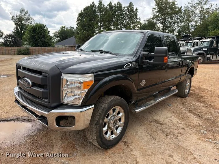 2014 Ford F250 Super Duty Crew Cab Pickup Truck