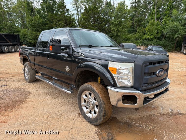 2014 Ford F250 Super Duty Crew Cab Pickup Truck - photo 3