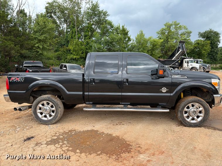 2014 Ford F250 Super Duty Crew Cab Pickup Truck - photo 4
