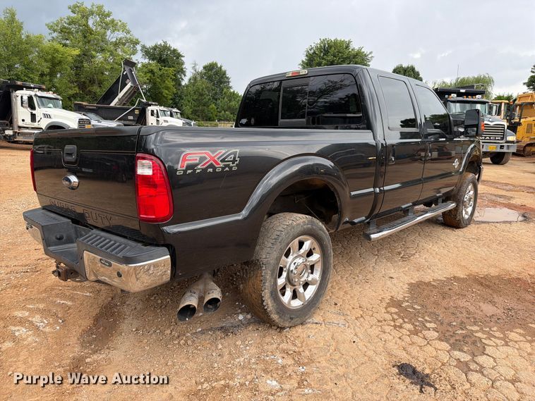 2014 Ford F250 Super Duty Crew Cab Pickup Truck - photo 5