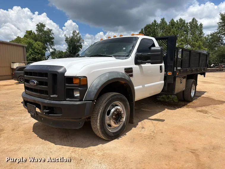 2010 Ford F-550 Flatbed Truck