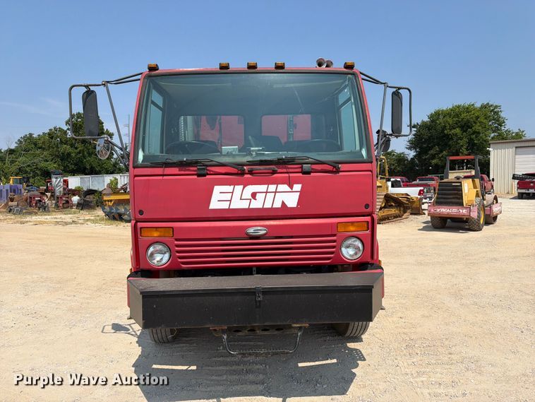2002 Sterling Truck SC8000 Street Sweeper Truck - photo 2