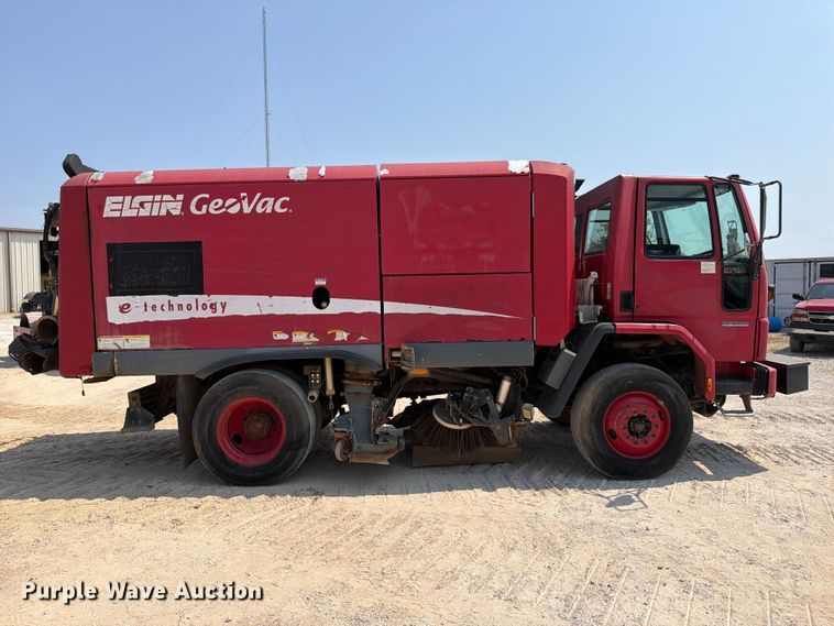 2002 Sterling Truck SC8000 Street Sweeper Truck - photo 4