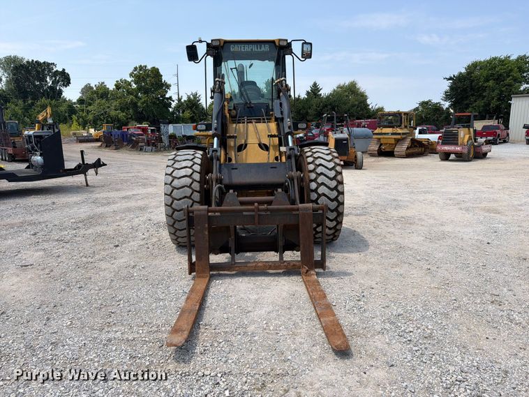 2004 Caterpillar IT28G Wheel Loader - photo 2