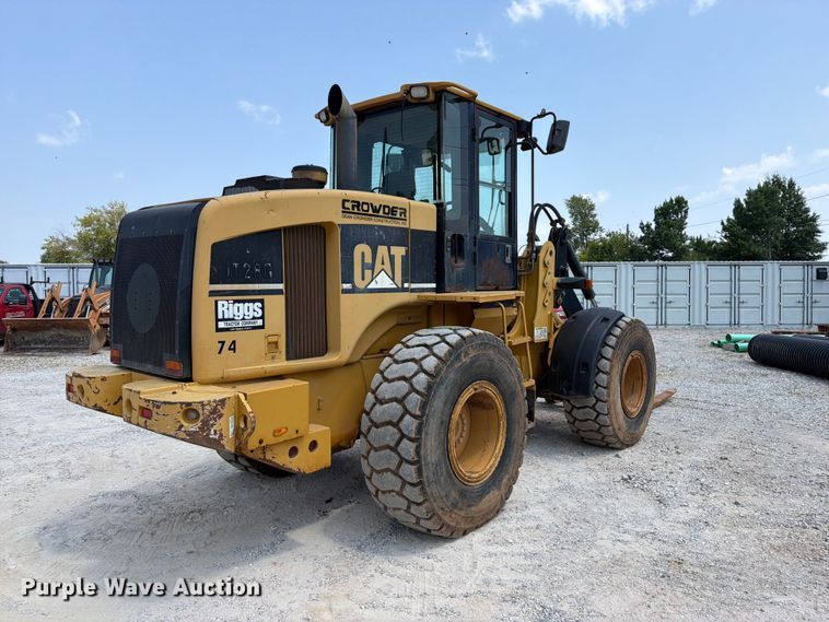 2004 Caterpillar IT28G Wheel Loader - photo 5