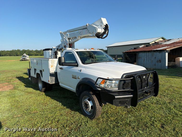2016 RAM 5500 Bucket Truck - photo 3
