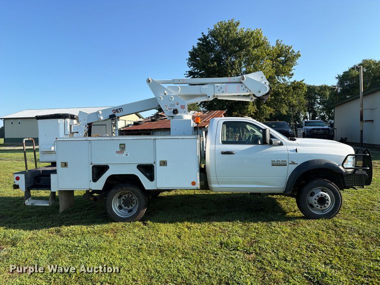 2016 RAM 5500 Bucket Truck - photo 4