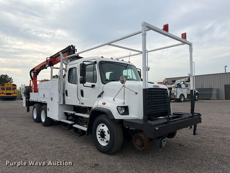2016 Freightliner 108SD Crew Cab Crane Truck - photo 3