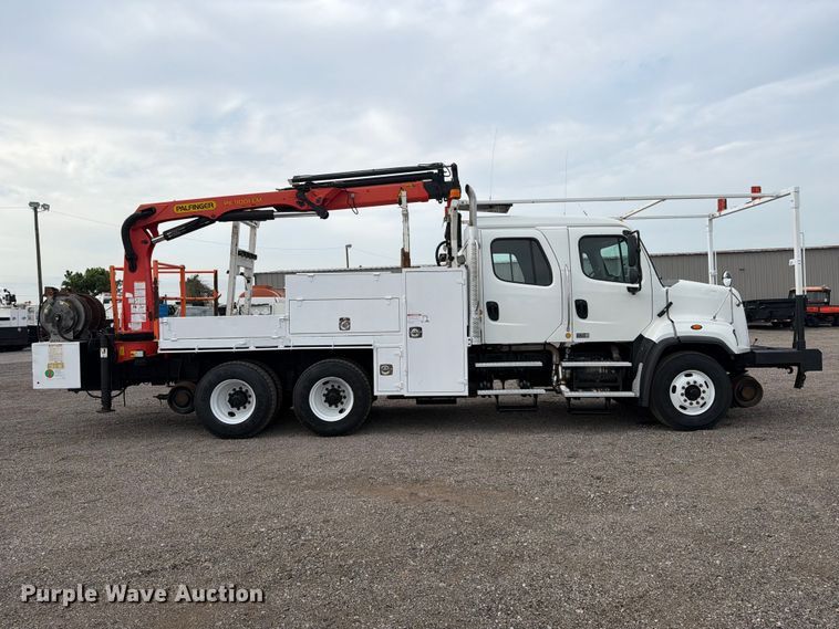 2016 Freightliner 108SD Crew Cab Crane Truck - photo 4