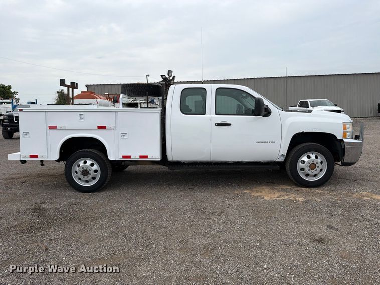 2013 Chevrolet Silverado 3500HD Ext. Cab Utility Bed Pickup Truck - photo 4