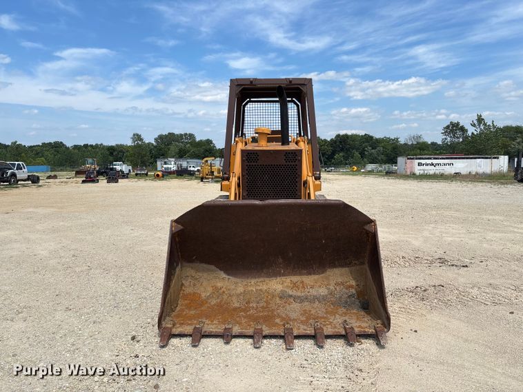 1981 Case 1150C Track Loader - photo 2