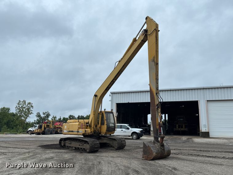 1998 John Deere 200LC Long Reach Excavator - photo 3