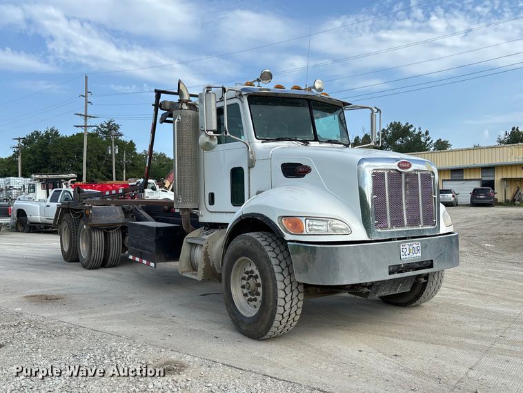 2006 Peterbilt 335 Rollback Truck - photo 3