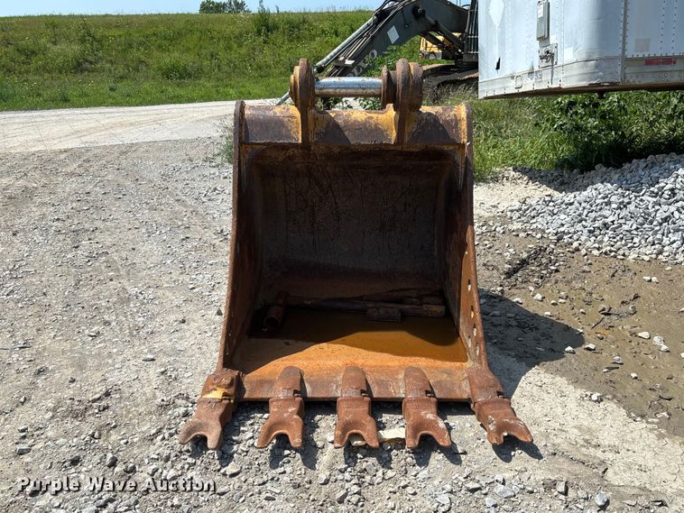 Caterpillar Excavator Bucket - photo 2