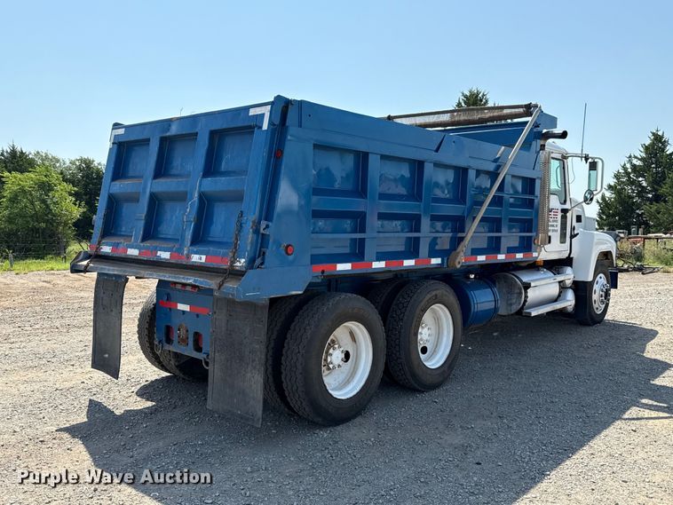2006 Mack CHN613 Dump Truck - photo 5