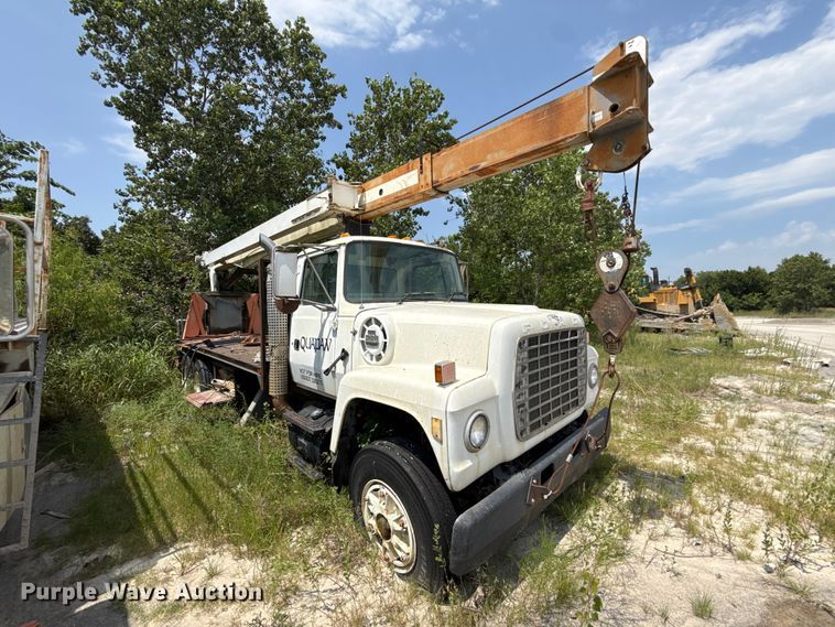 1996 Ford LT9000 Crane Truck - photo 3