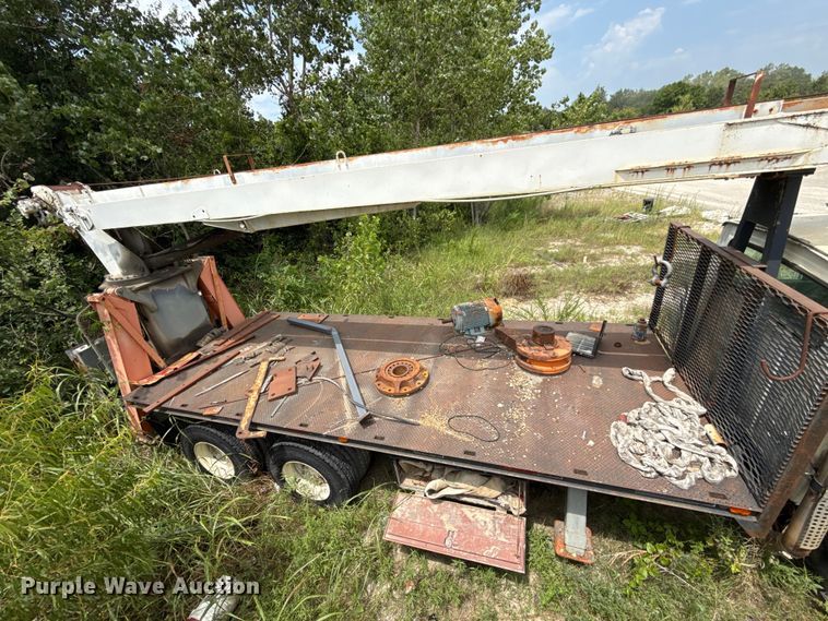 1996 Ford LT9000 Crane Truck - photo 5