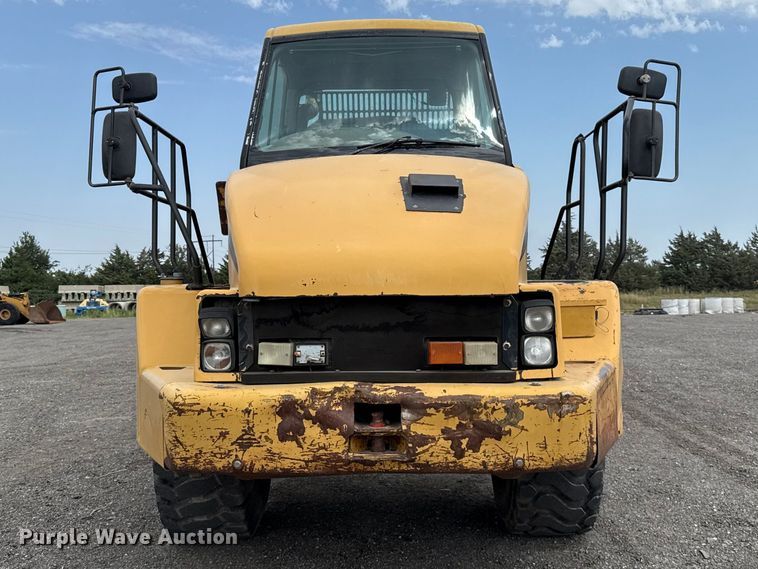 2005 Caterpillar 725 Articulated Haul Truck - photo 2