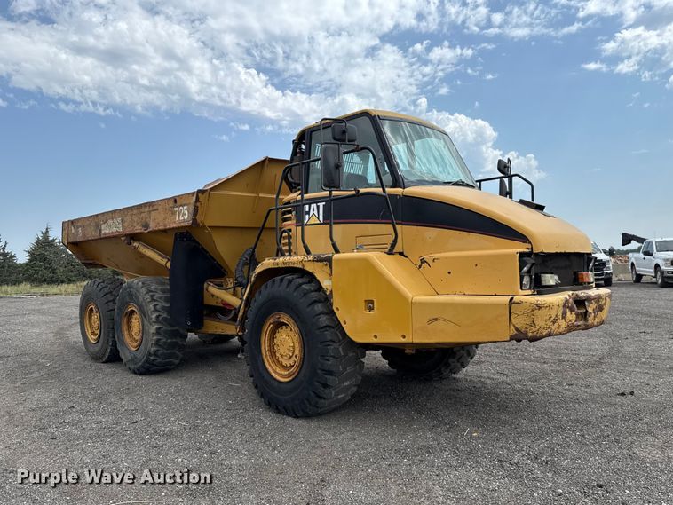 2005 Caterpillar 725 Articulated Haul Truck - photo 3