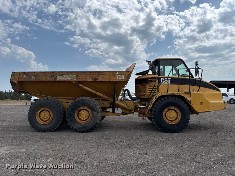 2005 Caterpillar 725 Articulated Haul Truck - photo 4