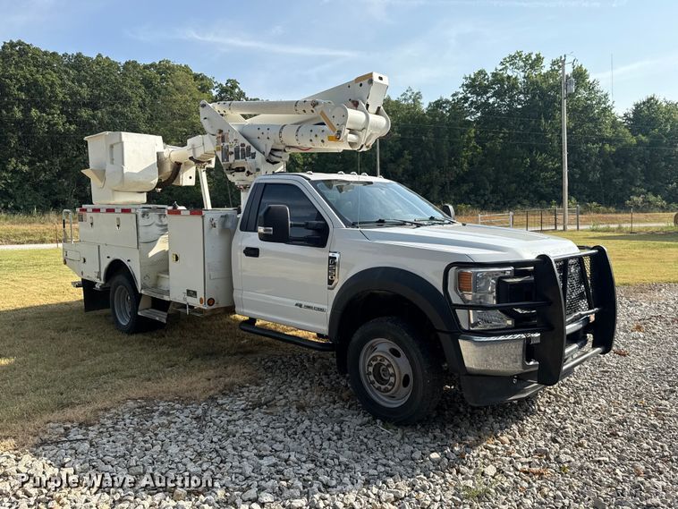 2022 Ford F550 Super Duty Bucket Truck - photo 3