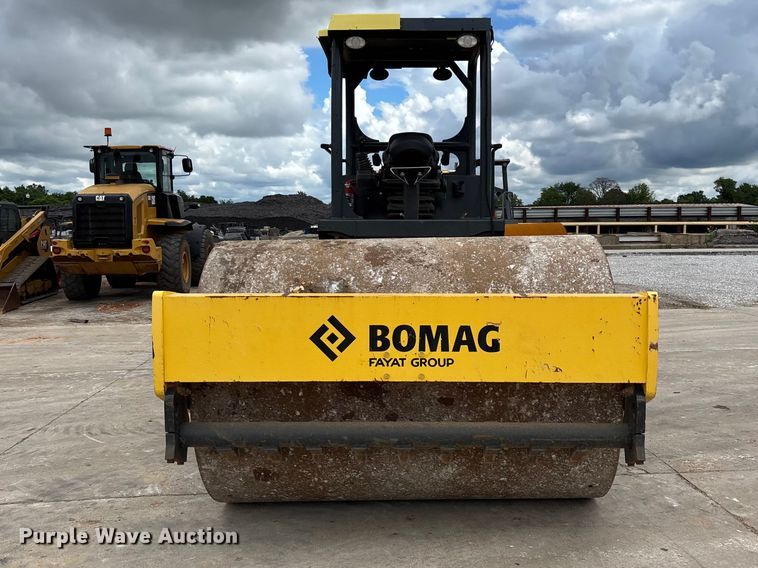 2017 Bomag BW 213 DH-5 Single Drum Vibratory Roller - photo 2