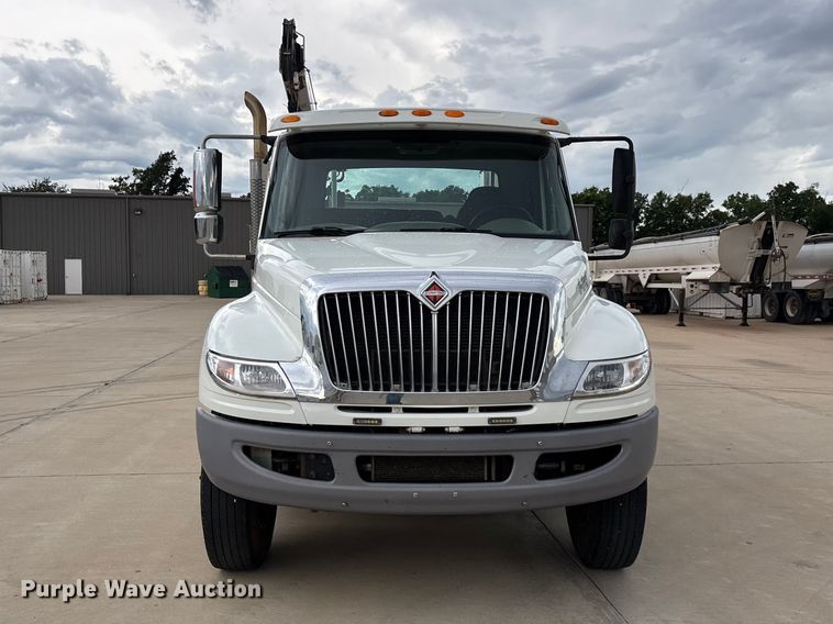 2016 International 4300 Utility / Service Truck - photo 2
