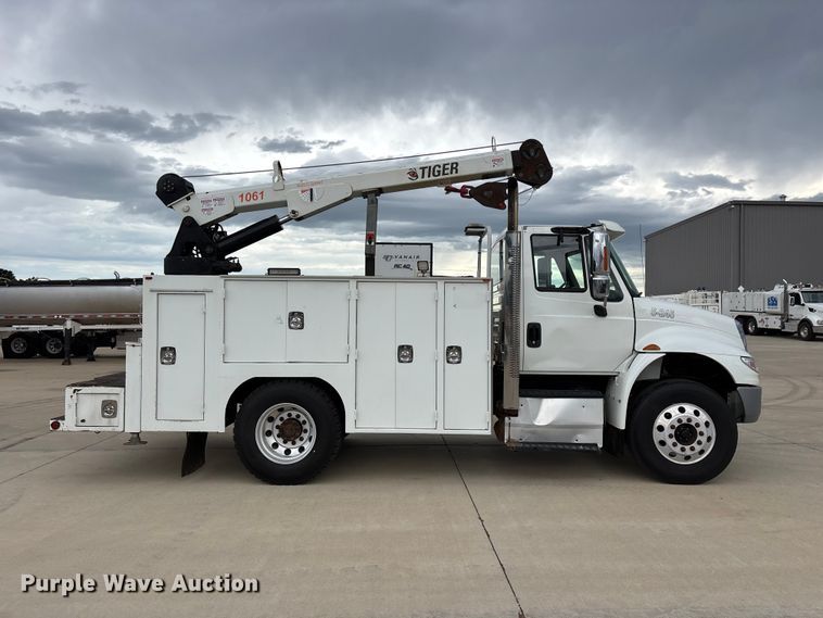 2016 International 4300 Utility / Service Truck - photo 4