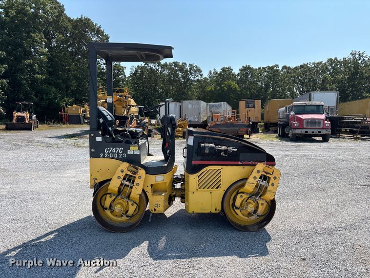 Hypac C747C Double Drum Vibratory Roller - photo 4