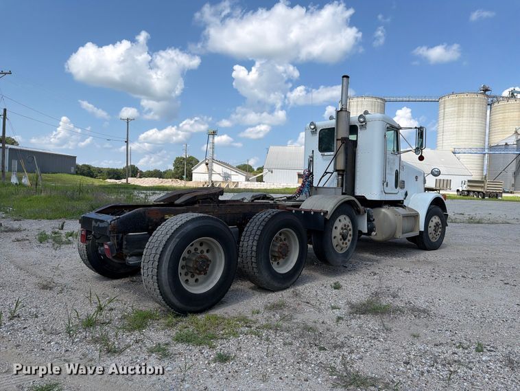 1993 Peterbilt 357 Semi Truck - photo 5