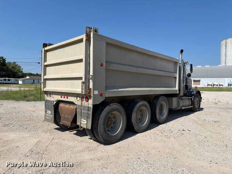 1995 International F-9370 Dump Truck - photo 5
