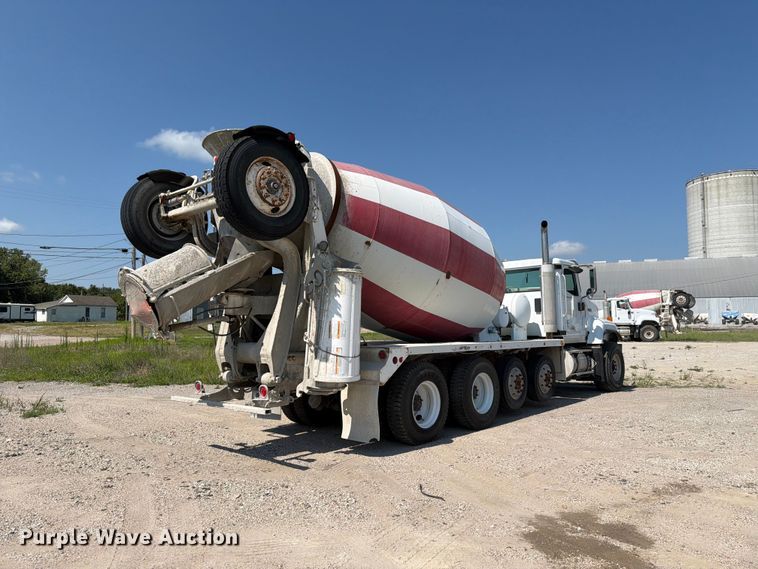 2007 International DF557 Paystar 5000 Ready Mix Truck - photo 5