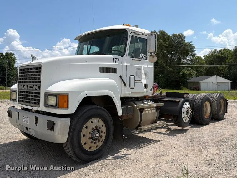 1990 Mack CH613 Truck Cab And Chassis
