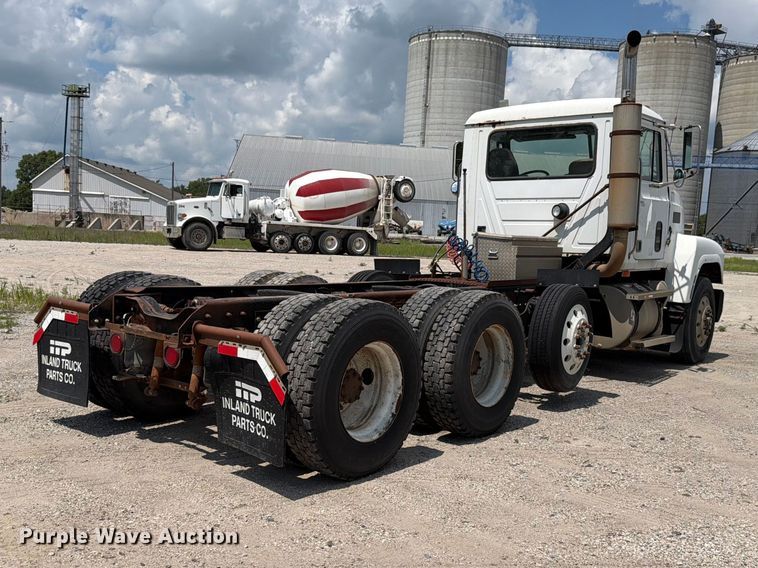 1990 Mack CH613 Truck Cab And Chassis - photo 5