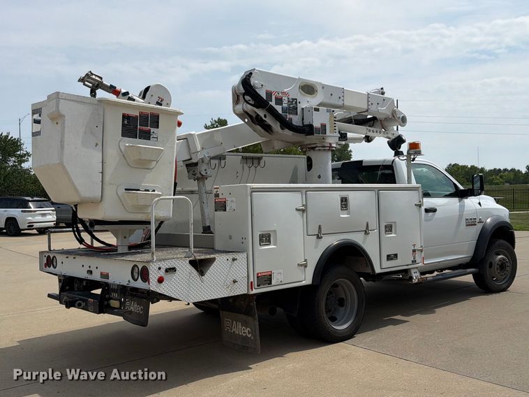 2017 RAM 5500HD Bucket Truck - photo 5
