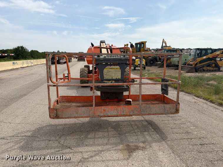 2011 JLG 600S Boom Lift - photo 2