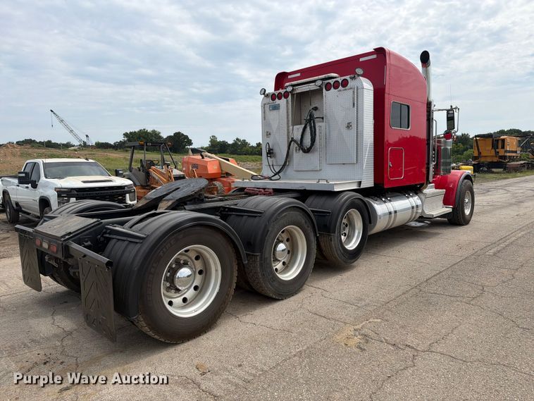 2018 Peterbilt 389 Semi Truck - photo 5