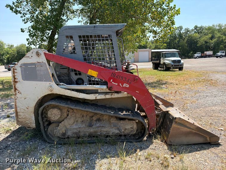 2015 Takeuchi TL8 Tracked Skid Steer Loader - photo 4