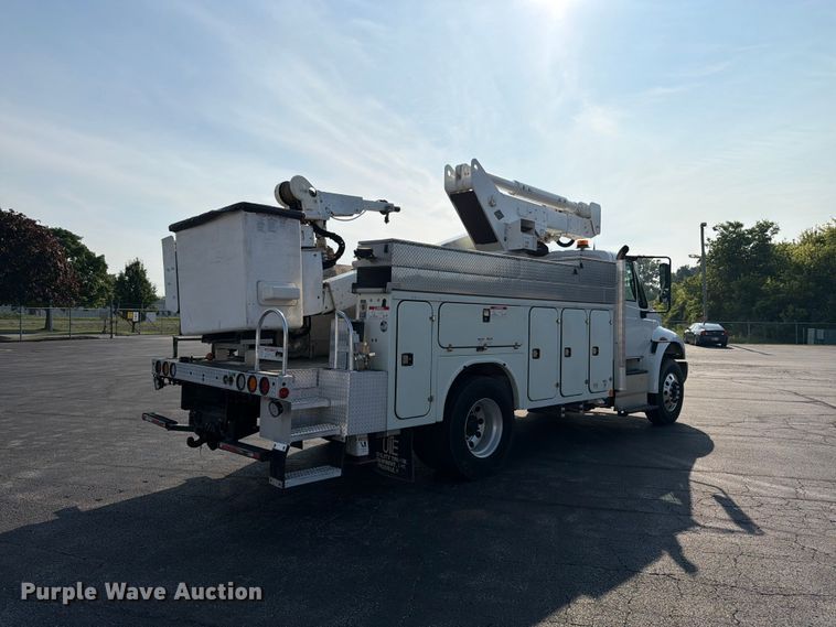 2017 International 4300 Bucket Truck - photo 5
